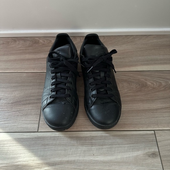 Adidas Stan Smith Shoes - Picture 1 of 5
